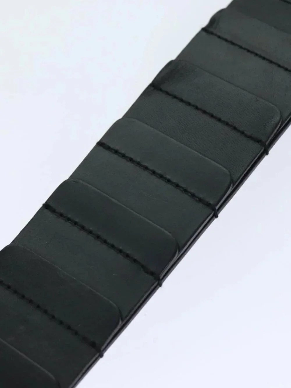 Gucci brand	gucci color	black